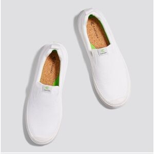 CARIUMA Off White Canvas Slip On Sneaker-7 NWT